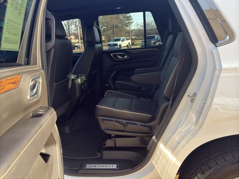Used 2021 Chevrolet Tahoe Premier w/ Premium Package image 10