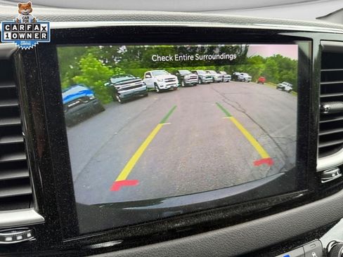 Used 2025 Chrysler Pacifica Select FWD image 25