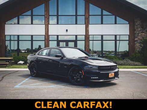 Used 2018 Dodge Charger R/T RWD image 1