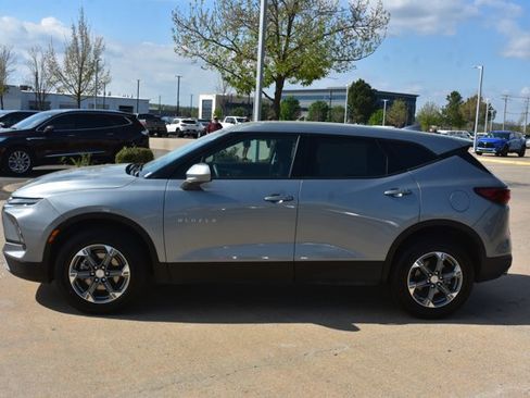 Used 2025 Chevrolet Blazer LT AWD/4WD image 9