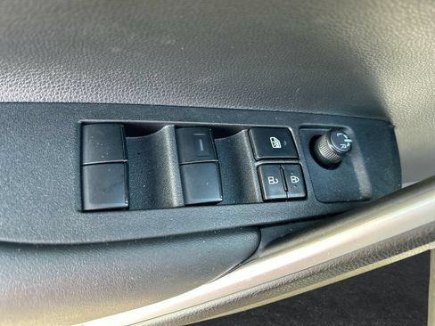Used 2025 Toyota Corolla Cross AWD Hybrid w/ Convenience Package image 13