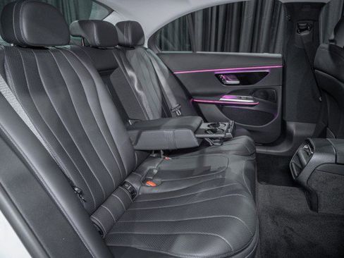 Used 2025 Mercedes-Benz E 350 Sedan image 12