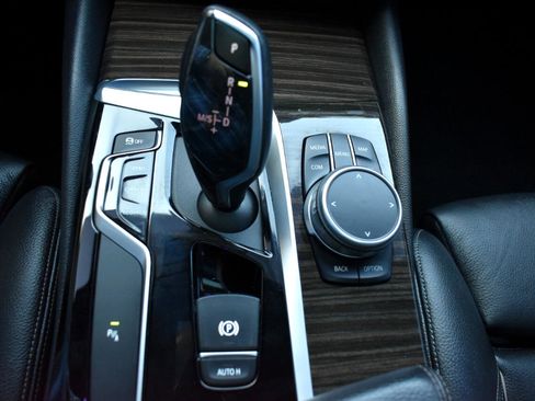 Used 2019 BMW 530i xDrive w/ Convenience Package image 23