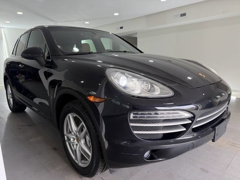 Used 2014 Porsche Cayenne Platinum Edition image 31