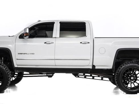 Used 2016 GMC Sierra 2500 Denali w/ Duramax Plus Package image 6
