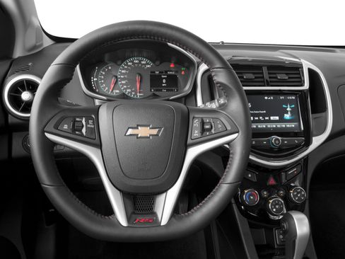 Used 2018 Chevrolet Sonic LT FWD image 5