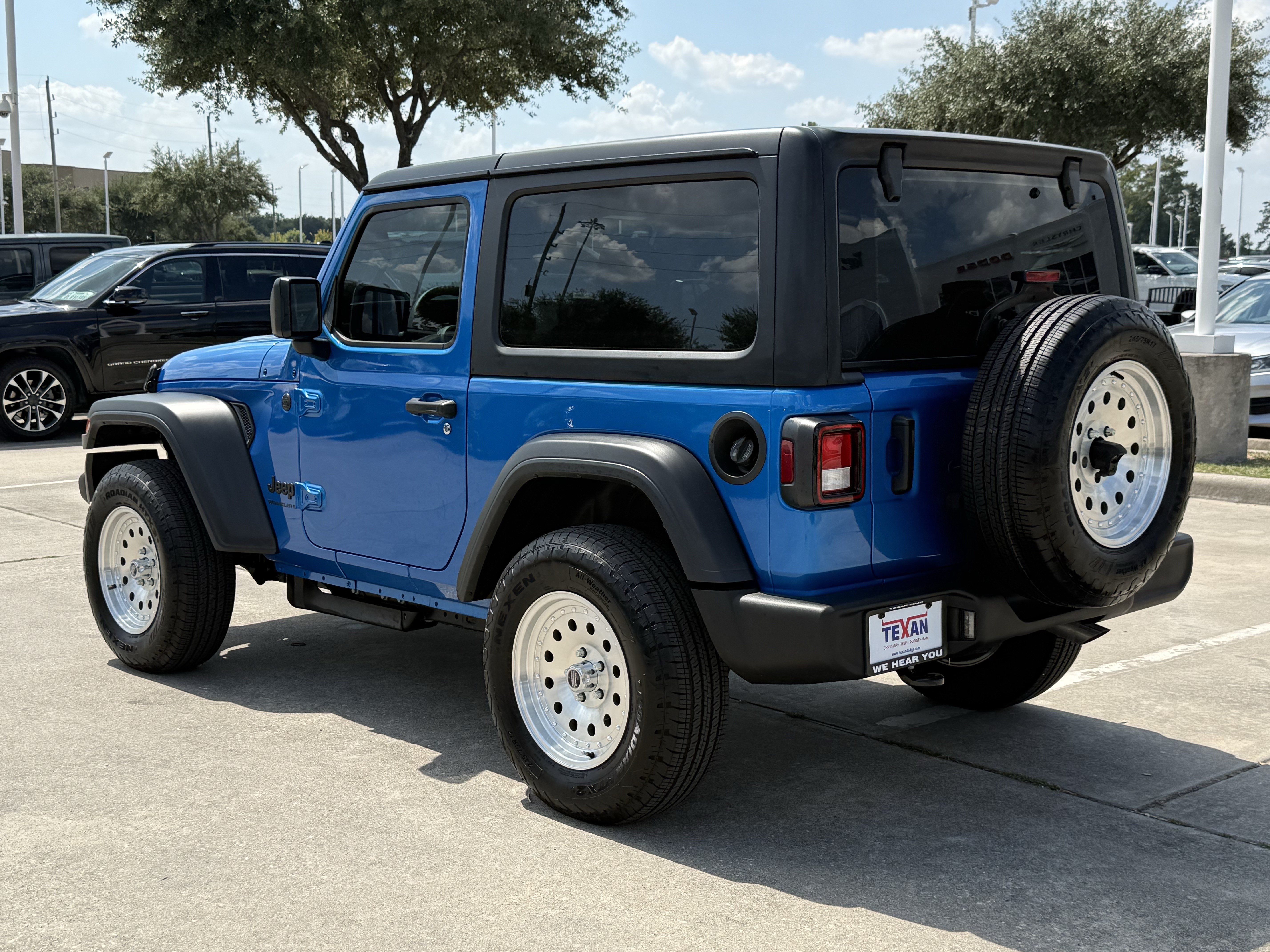 Used 2026 Jeep Wrangler Sport AWD/4WD image 7