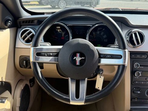 Used 2008 Ford Mustang Convertible image 36