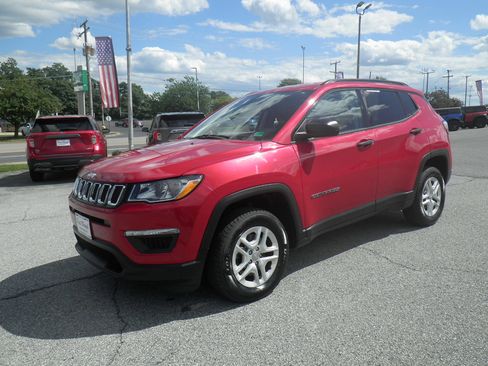 Used 2018 Jeep Compass Sport w/ Tech Group image 2