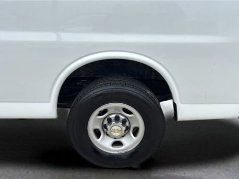 Used 2024 Chevrolet Express 3500 LT w/ LT Preferred Equipment Group image 29