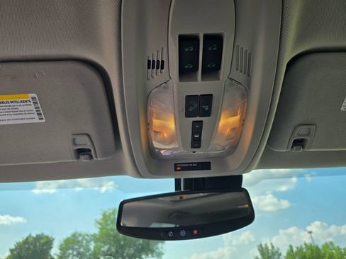 Used 2010 GMC Terrain SLT FWD image 23