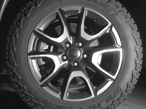 Used 2025 Jeep Compass Trailhawk AWD/4WD image 12