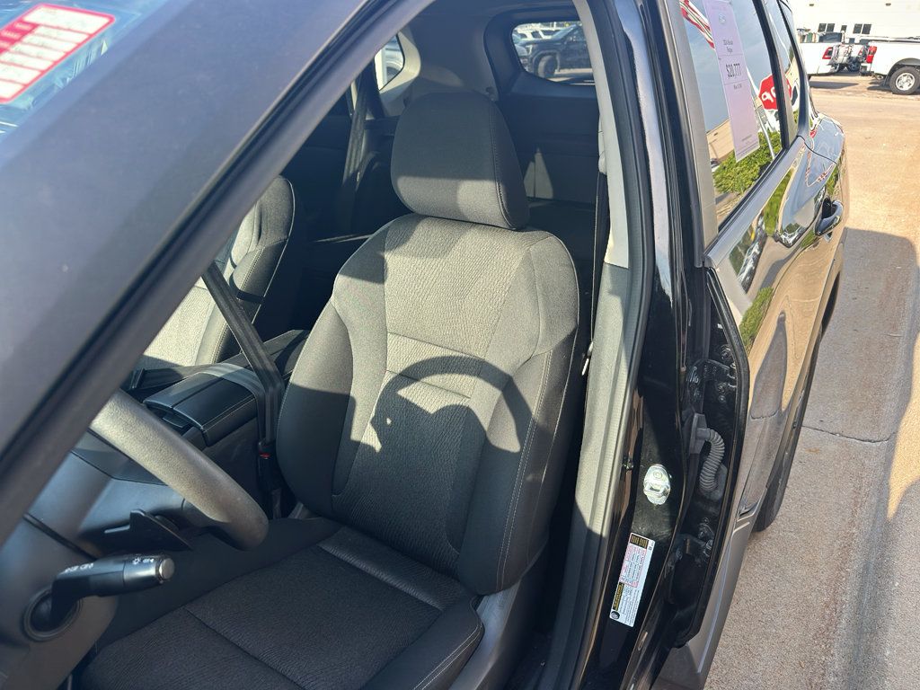 Used 2024 Nissan Rogue SV AWD/4WD image 25