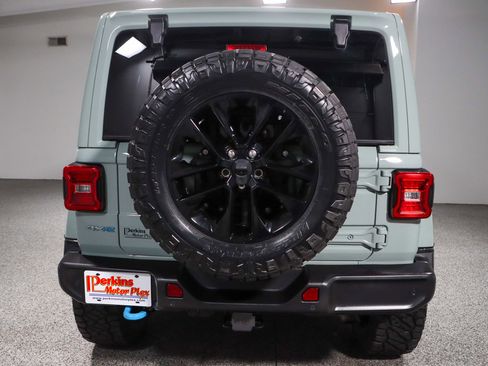 Used 2024 Jeep Wrangler Unlimited Sahara w/ Technology Group AWD/4WD image 8