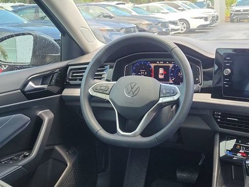 Certified 2025 Volkswagen Jetta SEL FWD image 3