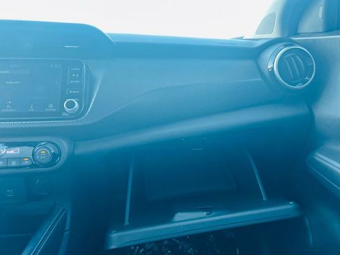 Used 2022 Nissan Kicks SV image 35