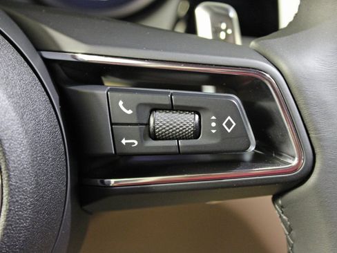 Used 2025 Porsche Macan image 22