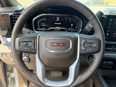 Used 2025 GMC Sierra 2500 SLT w/ SLT Premium Package AWD/4WD image 15