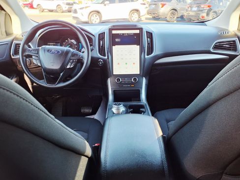 Certified 2024 Ford Edge SE image 18