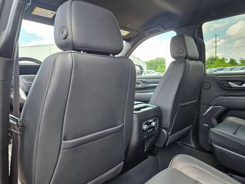 Used 2022 GMC Yukon Denali w/ Advanced Technology Package AWD/4WD image 24