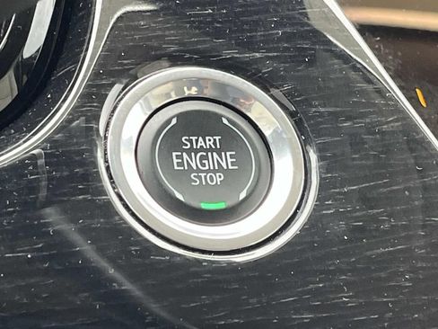 Certified 2024 Cadillac XT6 Premium Luxury image 35