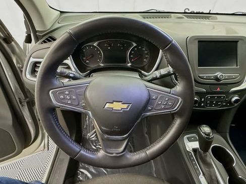 Used 2021 Chevrolet Equinox LT AWD/4WD image 11