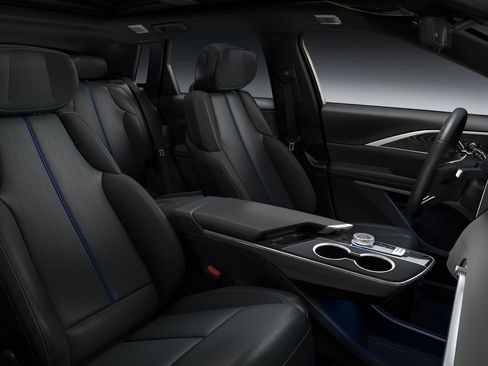 New 2026 Cadillac Lyriq Premium Sport image 33