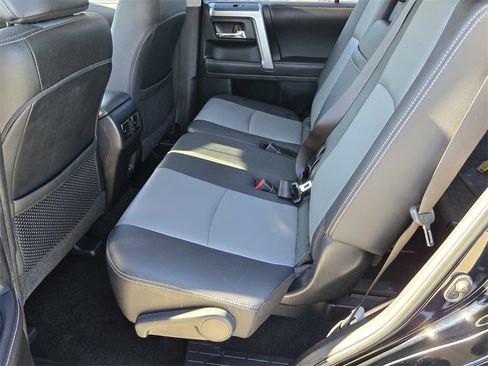 Used 2022 Toyota 4Runner SR5 Premium image 12