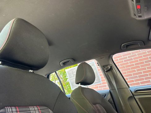 Used 2015 Volkswagen GTI SE FWD image 21