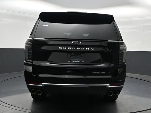 Used 2026 Chevrolet Suburban Premier RWD image 4