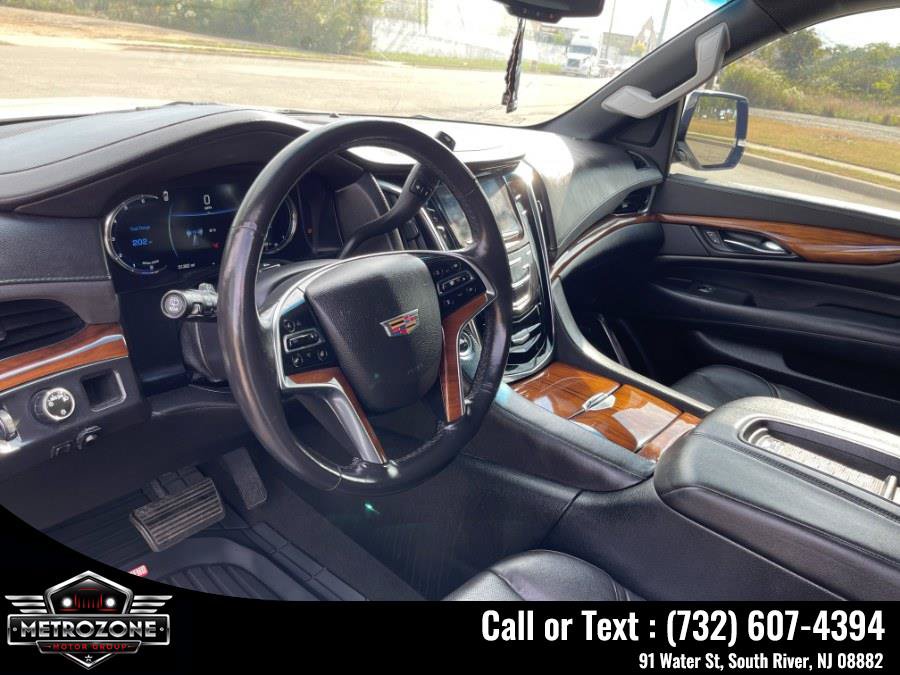 Used 2016 Cadillac Escalade 2WD image 25