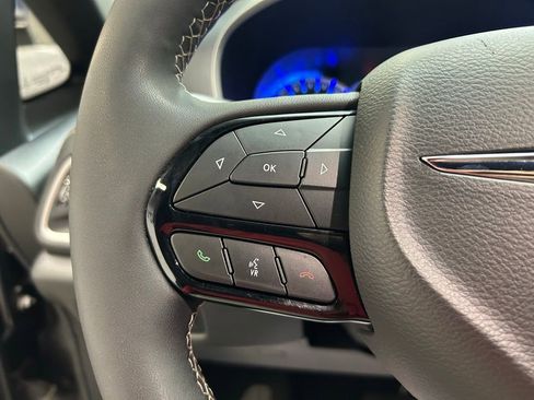 Used 2022 Chrysler Pacifica Touring-L w/ S Appearance Package FWD image 25