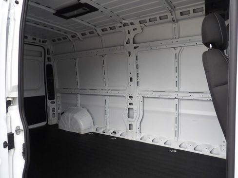 Used 2024 RAM ProMaster 2500 w/ Convenience Group FWD image 28