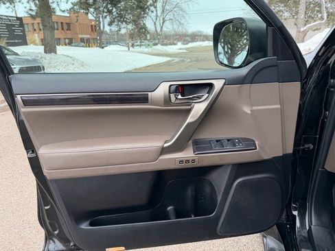 Used 2020 Lexus GX 460 Premium image 16