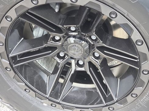 Used 2023 Toyota Tacoma TRD Off-Road image 17