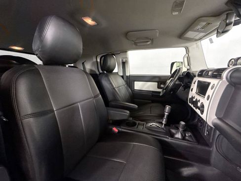 Used 2012 Toyota FJ Cruiser 4WD w/ Upgrade Pkg image 44