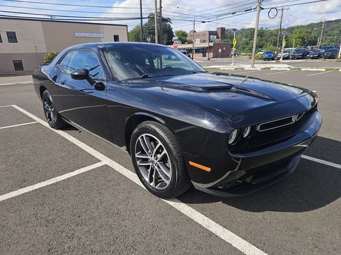 Used 2019 Dodge Challenger SXT w/ Driver Convenience Group AWD/4WD image 6