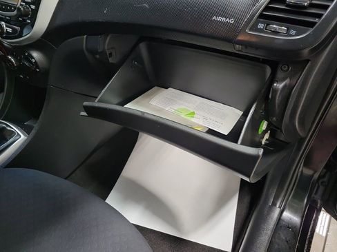 Used 2013 Hyundai Accent SE image 25