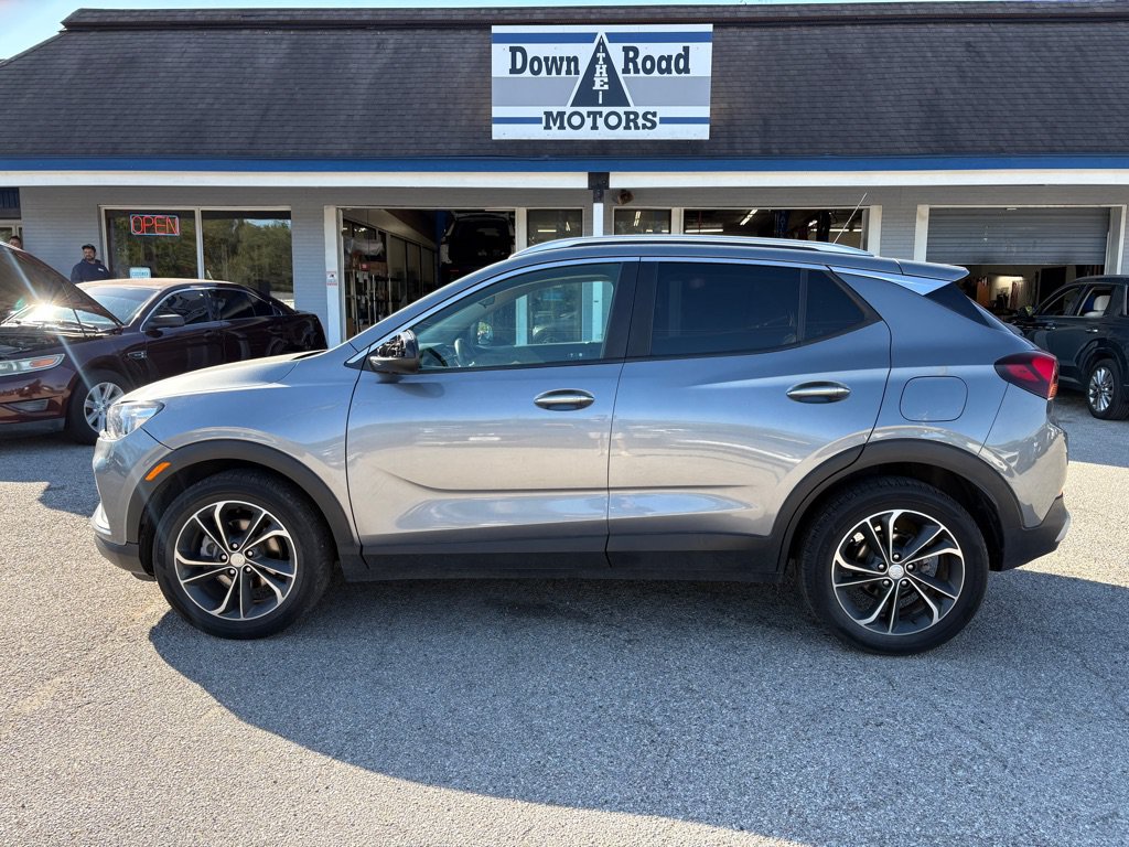 Used 2021 Buick Encore GX Select FWD image 2