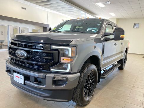 Used 2022 Ford F350 Lariat w/ Black Appearance Package AWD/4WD image 4