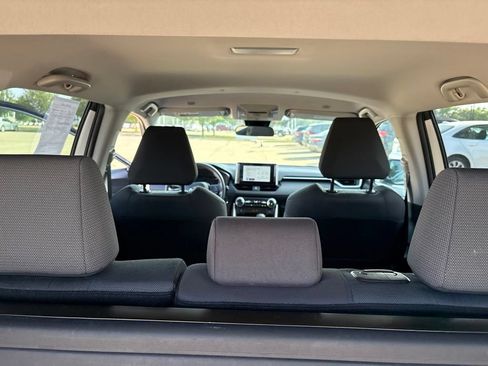 Used 2025 Toyota RAV4 XLE AWD/4WD image 27