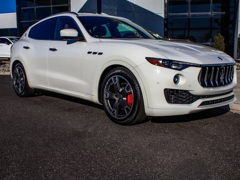 Used 2021 Maserati Levante image 3