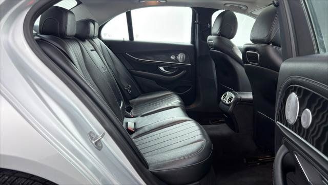 Used 2018 Mercedes-Benz E 300 4MATIC w/ Premium 1 Package image 19