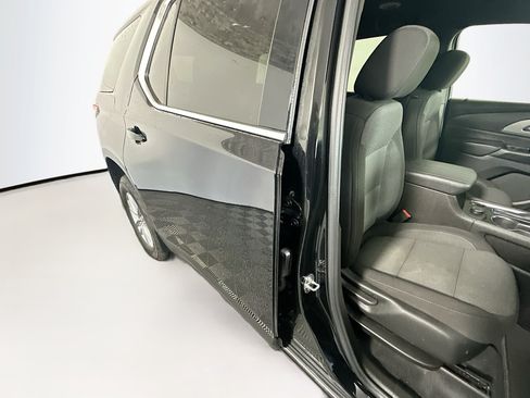 Used 2023 Chevrolet Traverse LT w/ LPO, Cargo Package AWD/4WD image 28