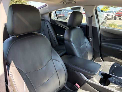 Used 2017 Chevrolet Volt Premier w/ Driver Confidence II Package FWD image 36