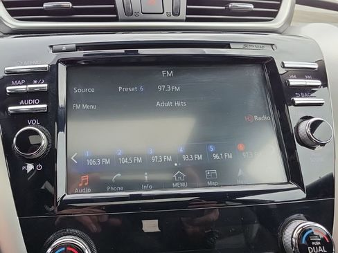 Used 2017 Nissan Murano SL w/ SL Technology Package AWD/4WD image 13