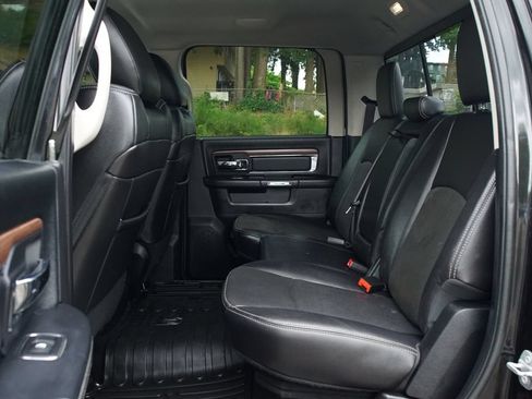Used 2016 RAM 2500 Laramie w/ Convenience Group AWD/4WD image 11
