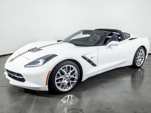 Used 2017 Chevrolet Corvette Stingray Coupe RWD image 4