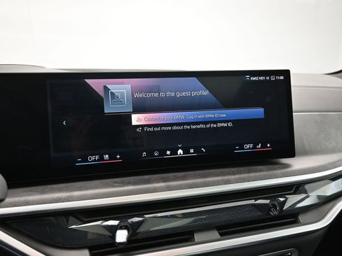 Used 2025 BMW X5 xDrive50e image 14