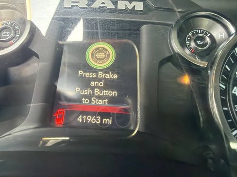 Used 2021 RAM 1500 Big Horn AWD/4WD image 2